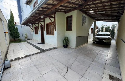 Casa 4 quartos, 3 vagas – Graça