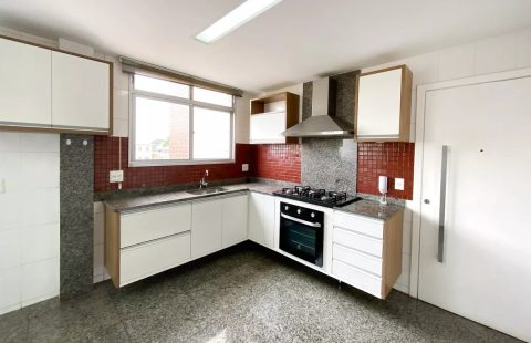 Apartamento 4 quartos, 2 vagas – Sagrada Família