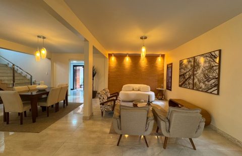 Casa 5 quartos, 5 carros – Silveira